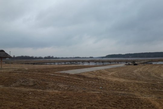 Kolejny etap prac nad zagospodarowaniem brzegów zalewu w Miedznej Murowanej