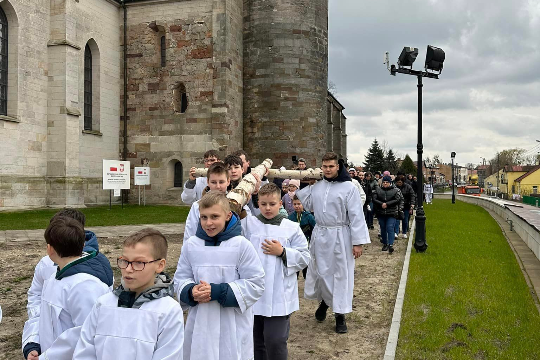 Droga Krzyżowa w Żarnowie