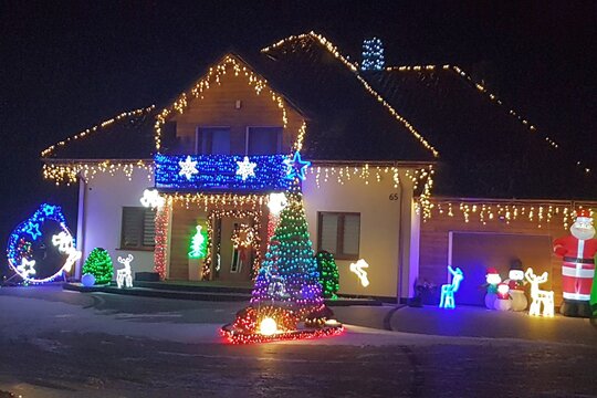 Świąteczna iluminacja w Straszowej Woli